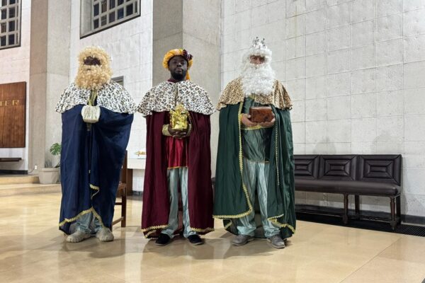 Los Reyes Magos en la catedral de Tánger