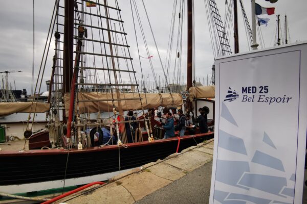 MED25 Bel Espoir: Un barco escuela por la paz